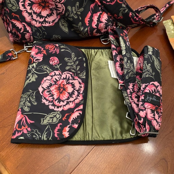 JuJube Romance in Bloom B.F.F. Diaper bag - Picture 7 of 7